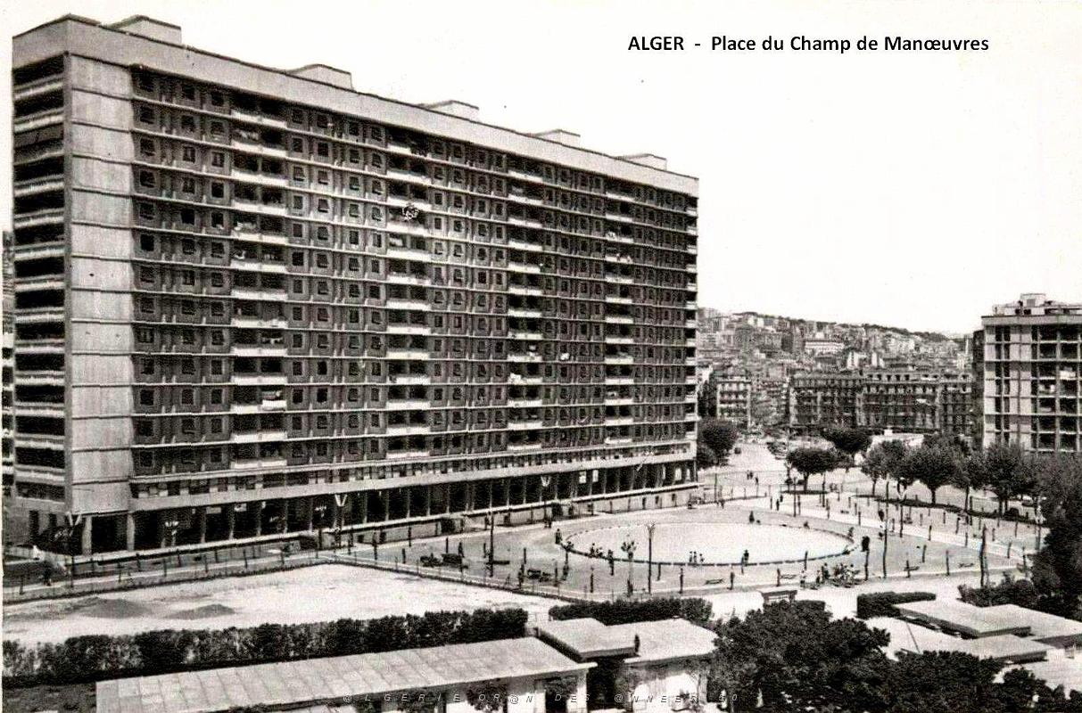 Alger - La Place du Champ de Manoeuvres.jpg